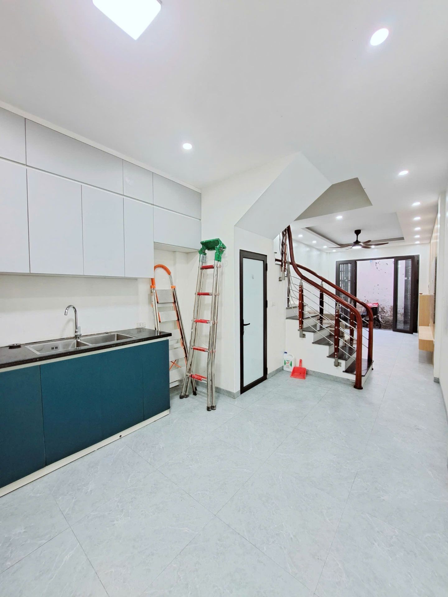 Bán nhà Thanh Lân - diện tích 36m2 4 tầng - Ô tô đỗ cổng - giá 7,79 tỷ