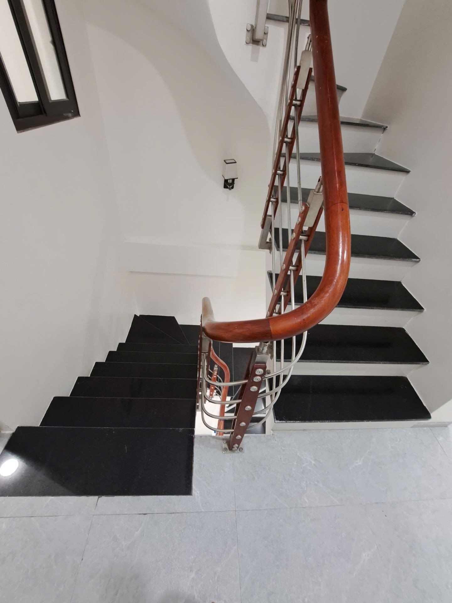 Bán nhà Thanh Lân - diện tích 36m2 4 tầng - Ô tô đỗ cổng - giá 7,79 tỷ
