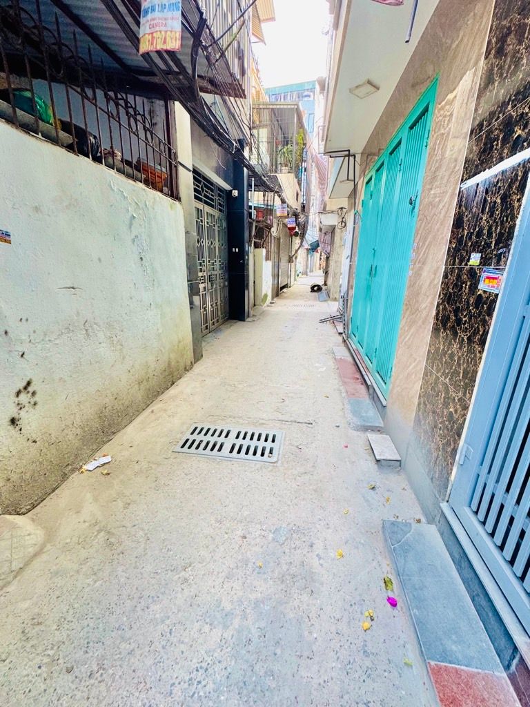 Bán nhà Lĩnh Nam - diện tích 65m2 3 tầng - Ngõ thông Vĩnh Hưng - giá 7,3 tỷ