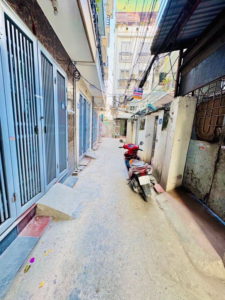 Bán nhà Lĩnh Nam - diện tích 65m2 3 tầng - Ngõ thông Vĩnh Hưng - giá 7,3 tỷ