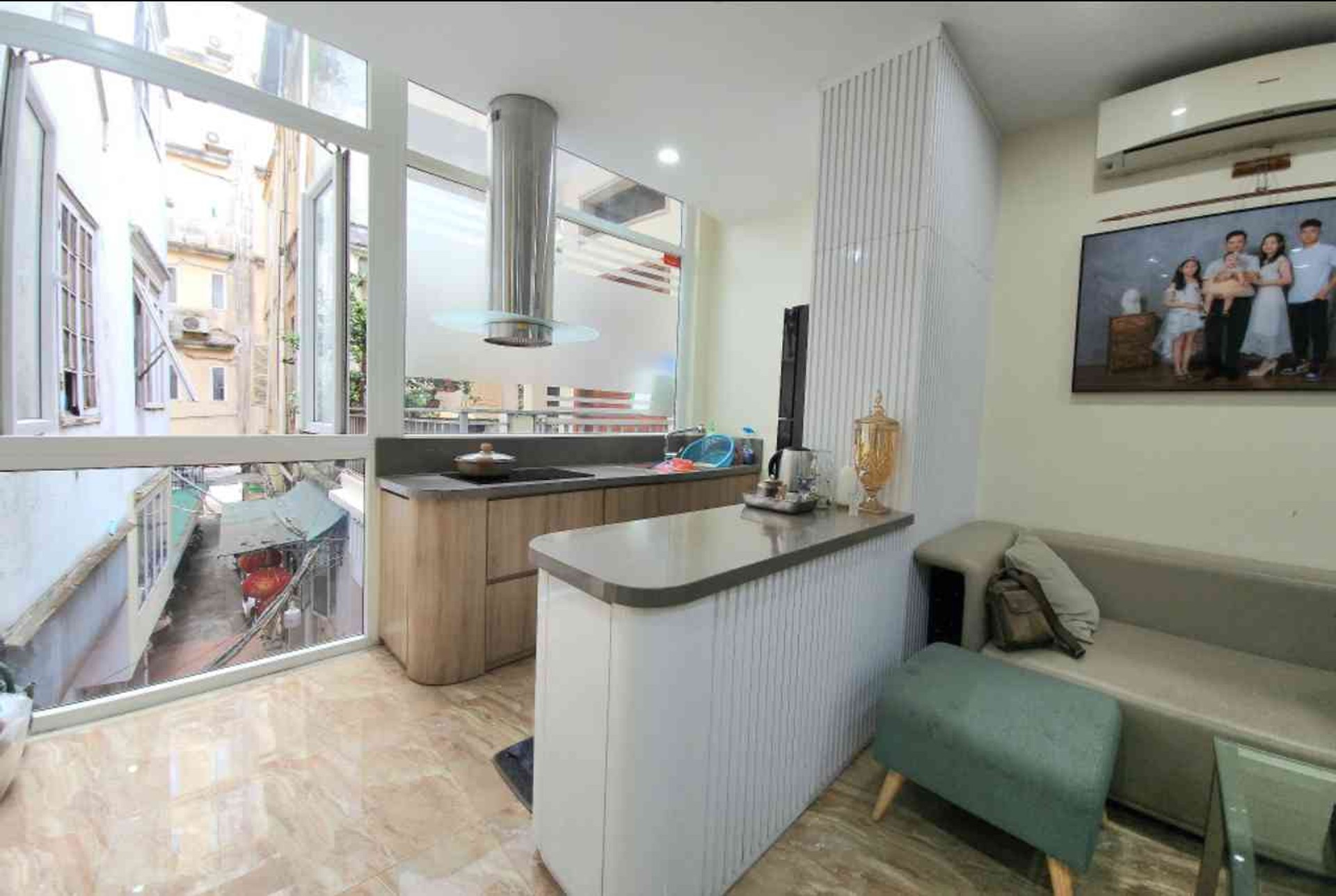 Bán nhà Hàn Thuyên - diện tích 30m2 5 tầng - Lô góc, kinh doanh tốt - giá 17,5 tỷ