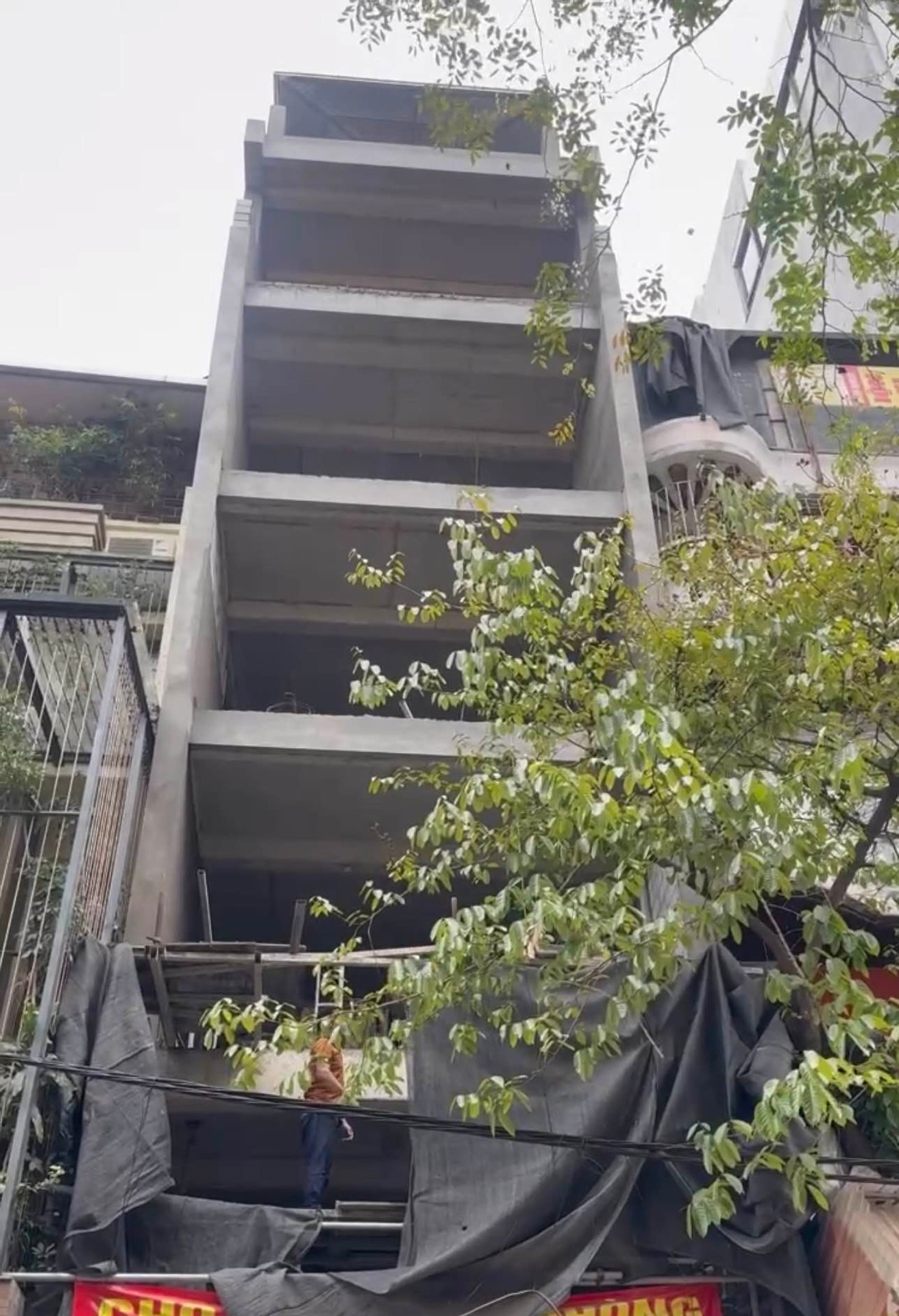 Bán nhà Hoàng Văn Thái - diện tích 49m2 8 tầng - Mặt phố ô tô tránh - giá 52,5 tỷ