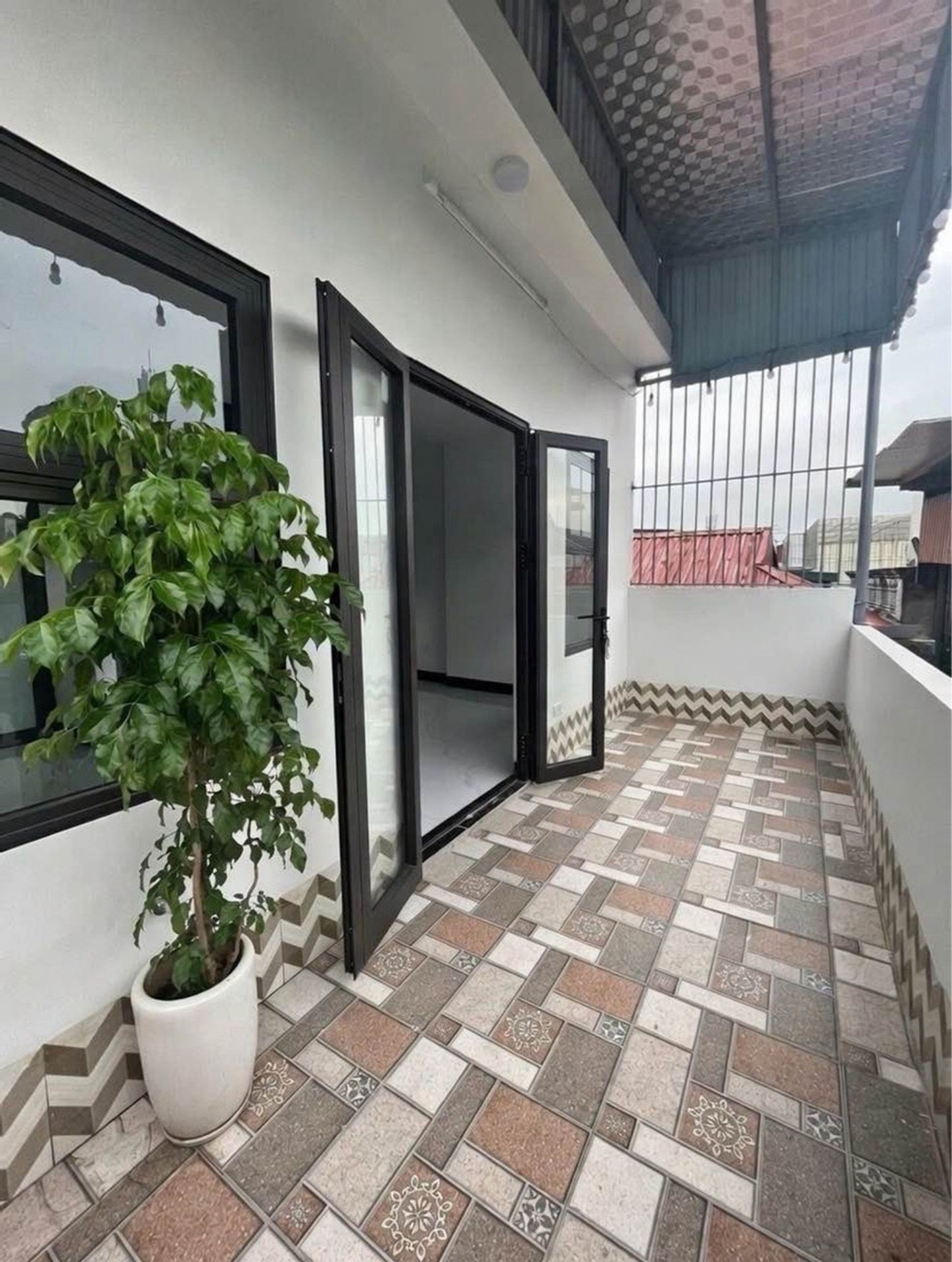 Bán nhà Hai Bà Trưng - diện tích 36m2 5 tầng - Ô TÔ ĐỖ CỬA - giá 13,75 tỷ