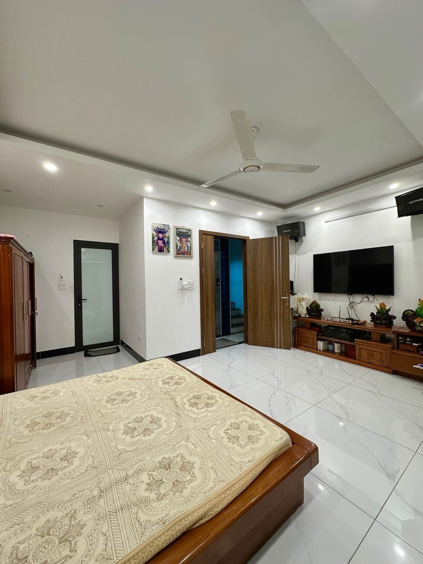 Bán nhà Hai Bà Trưng - diện tích 36m2 5 tầng - Ô TÔ ĐỖ CỬA - giá 13,75 tỷ