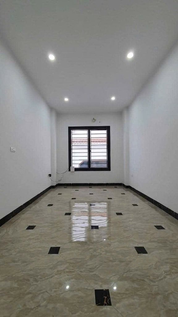 Bán nhà Thịnh Liệt - diện tích 25m2 5 tầng - Ô tô đỗ cửa - giá 6 tỷ