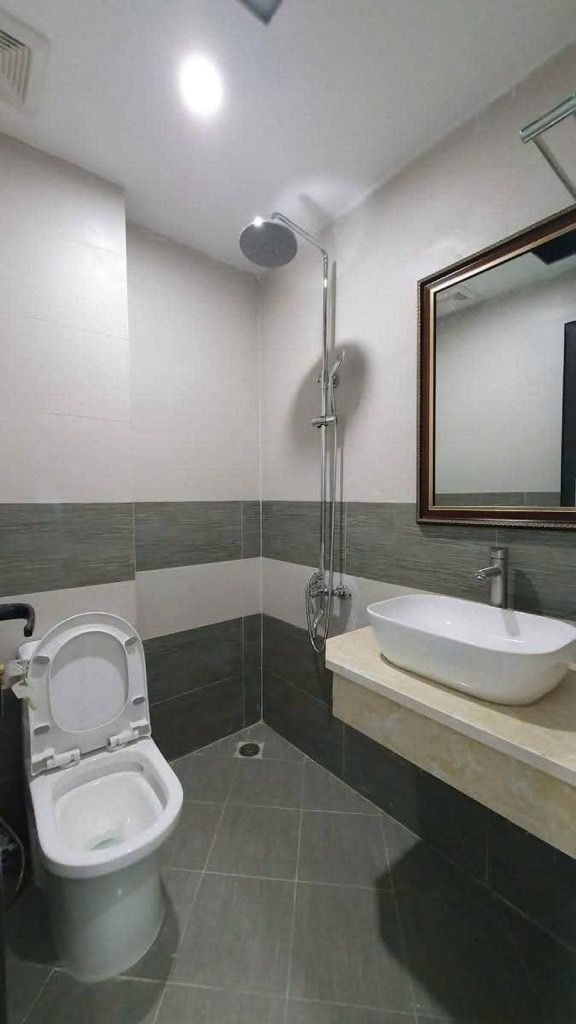 Bán nhà Thịnh Liệt - diện tích 25m2 5 tầng - Ô tô đỗ cửa - giá 6 tỷ