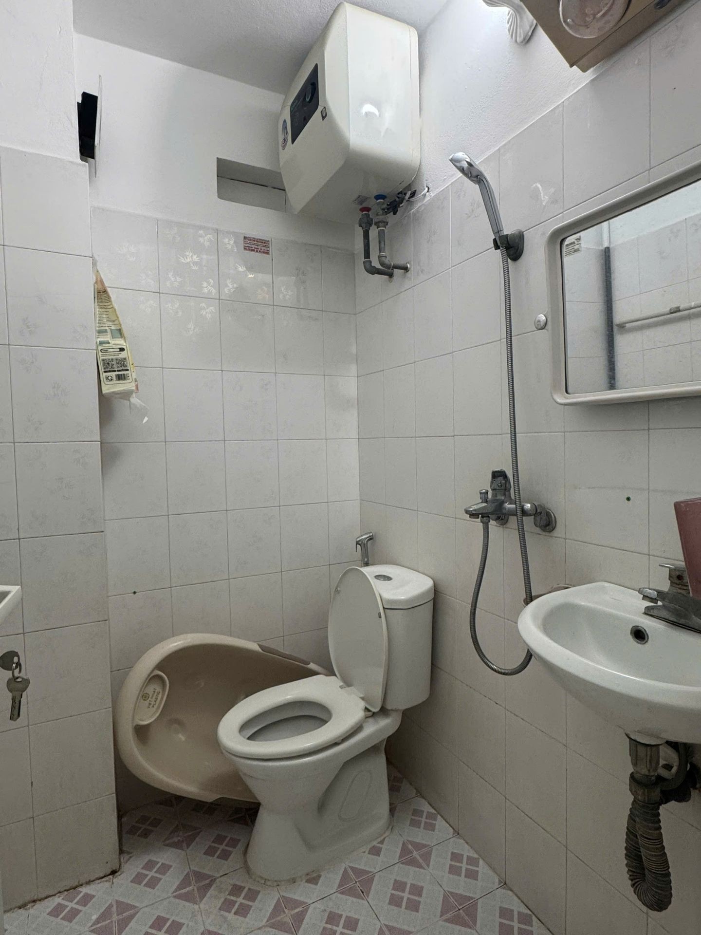 Bán nhà Nguyễn Chính - diện tích 34m2 3 tầng - Nhà dẫn xây, gần phố - giá 9,9 tỷ