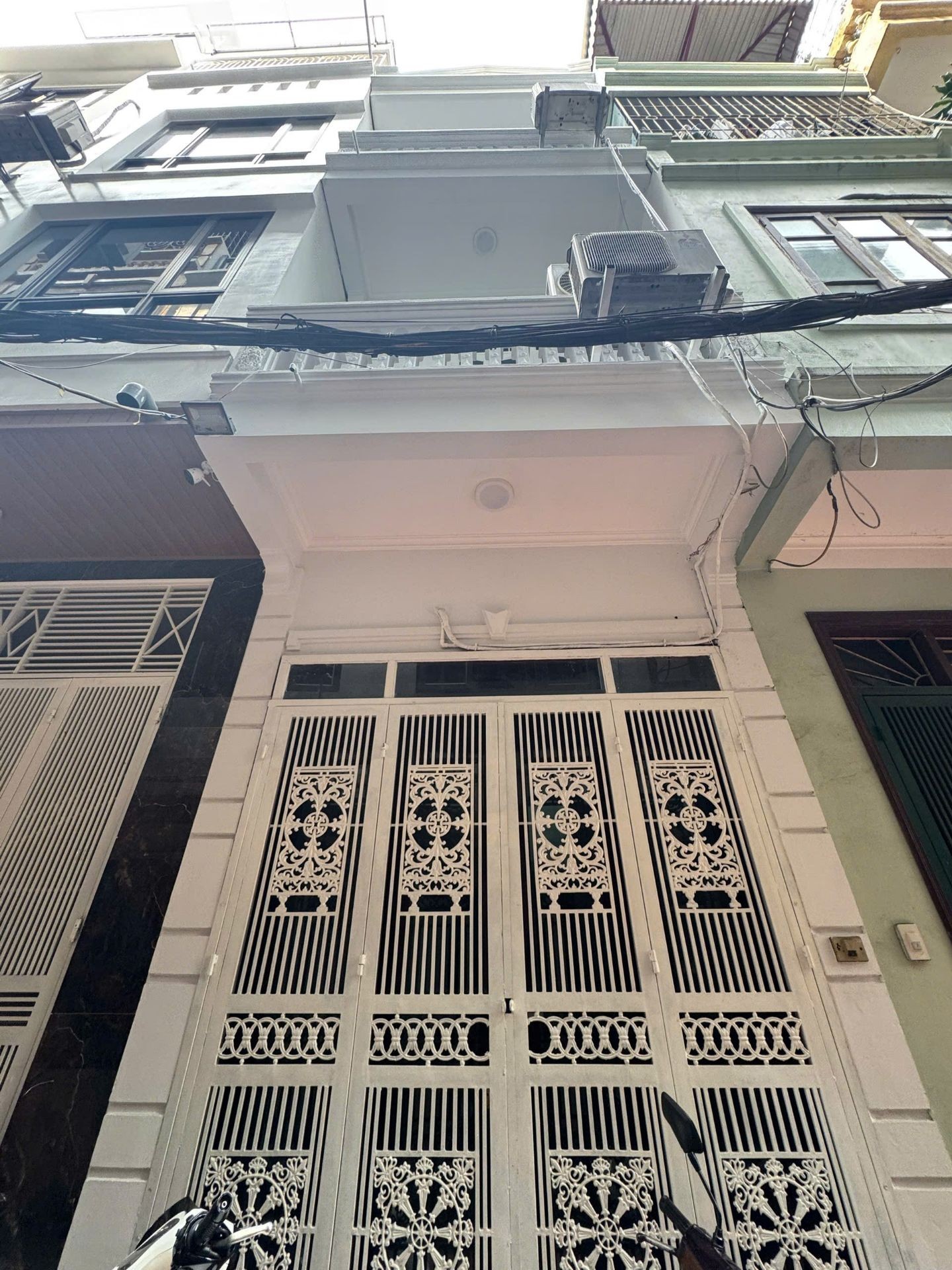 Bán nhà Nguyễn Chính - diện tích 34m2 3 tầng - Nhà dẫn xây, gần phố - giá 9,9 tỷ
