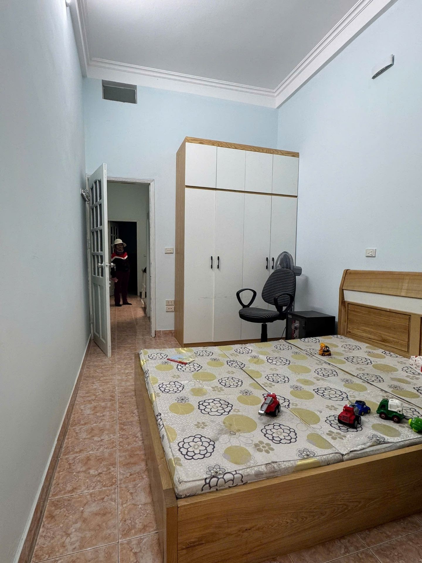 Bán nhà Nguyễn Chính - diện tích 34m2 3 tầng - Nhà dẫn xây, gần phố - giá 9,9 tỷ