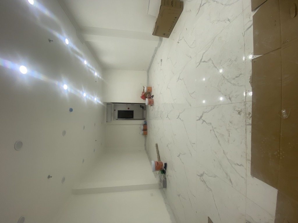 Bán nhà Nguyên Hồng - diện tích 52.5m2 9 tầng - ô tô tránh - giá 42 tỷ