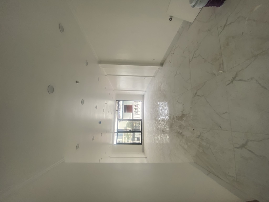 Bán nhà Nguyên Hồng - diện tích 52.5m2 9 tầng - ô tô tránh - giá 42 tỷ