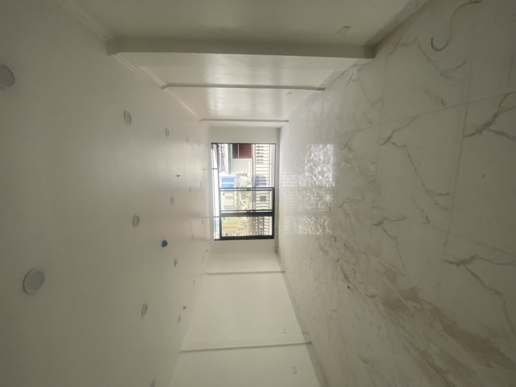 Bán nhà Nguyên Hồng - diện tích 52.5m2 9 tầng - ô tô tránh - giá 42 tỷ