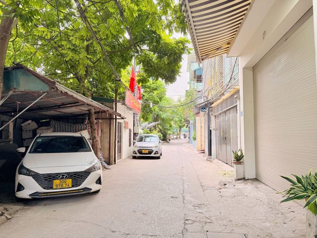 Bán nhà Nguyễn Khoái - diện tích 81m2 6 tầng - Thang máy, ngõ thông ô tô tránh - giá 14,9 tỷ