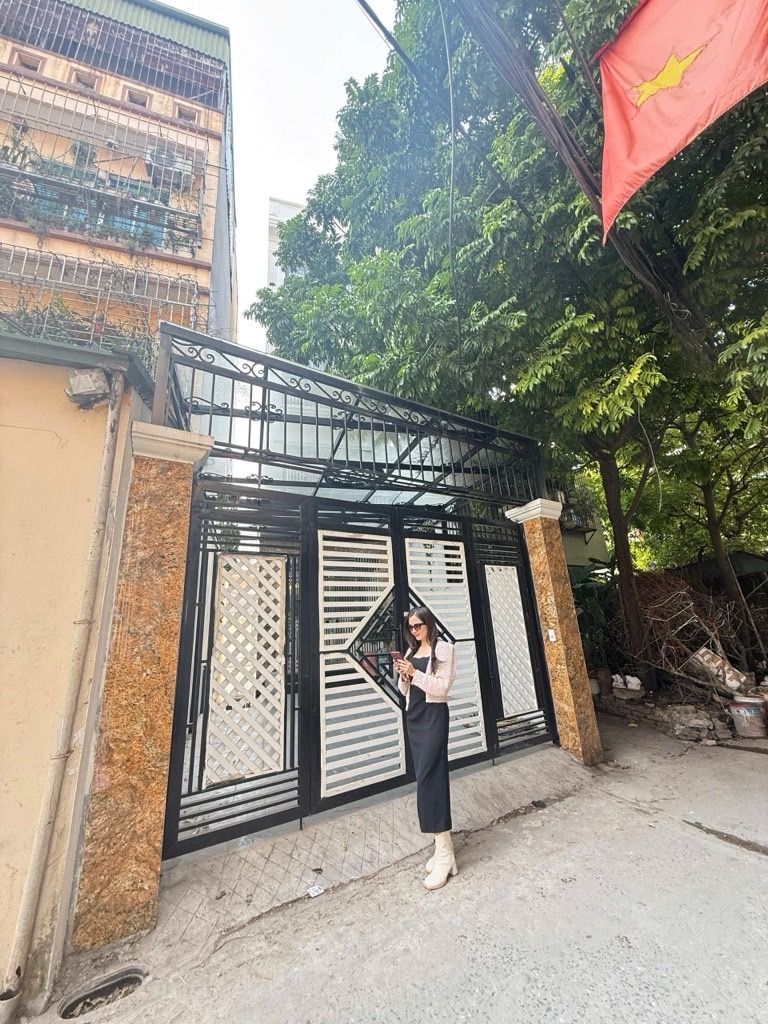 Bán nhà Nguyễn Khoái - diện tích 81m2 6 tầng - Thang máy, ngõ thông ô tô tránh - giá 14,9 tỷ