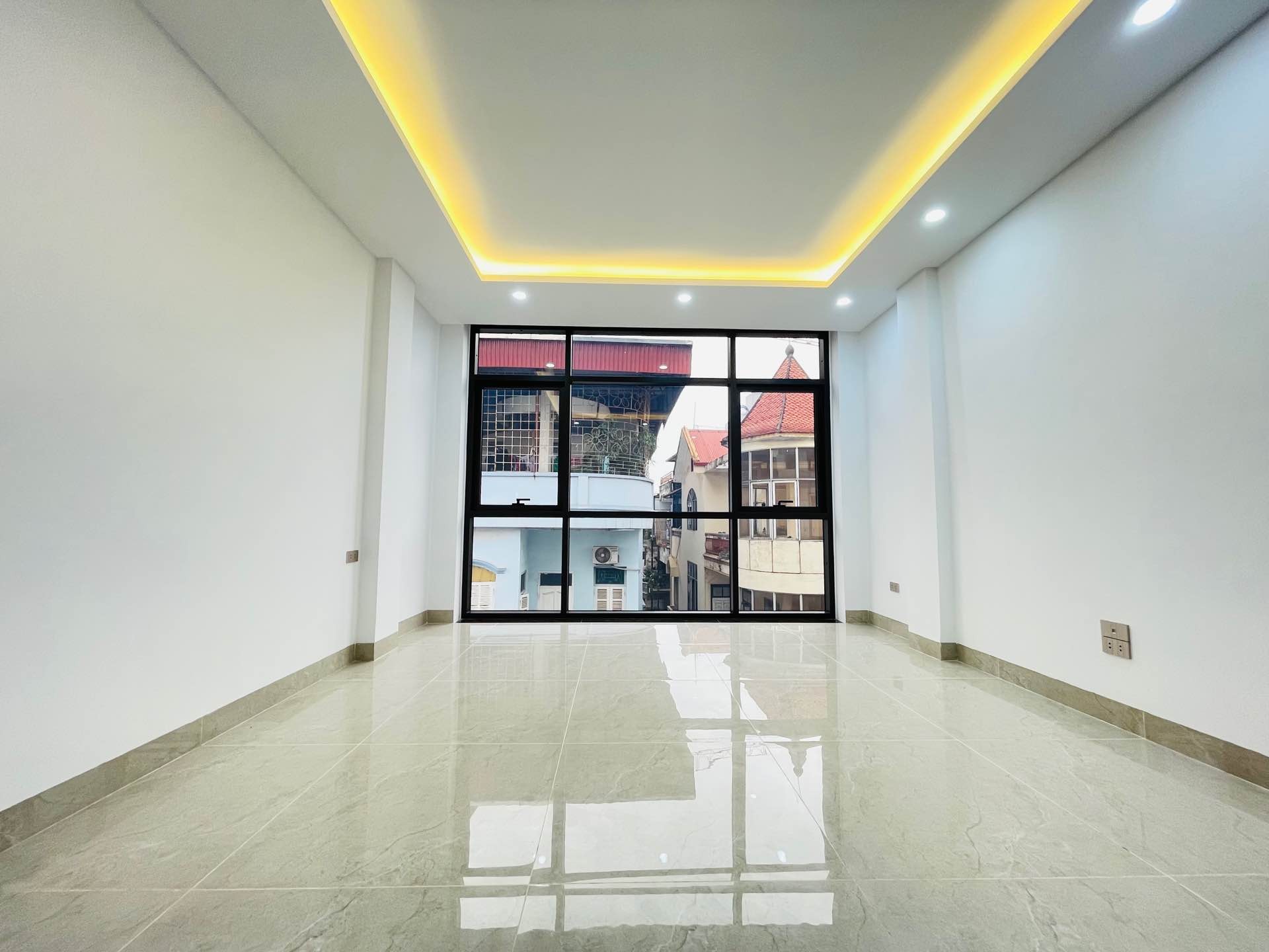 Bán nhà Tây Sơn - diện tích 65m2 5 tầng - ô tô tránh vào nhà - giá 25,7 tỷ