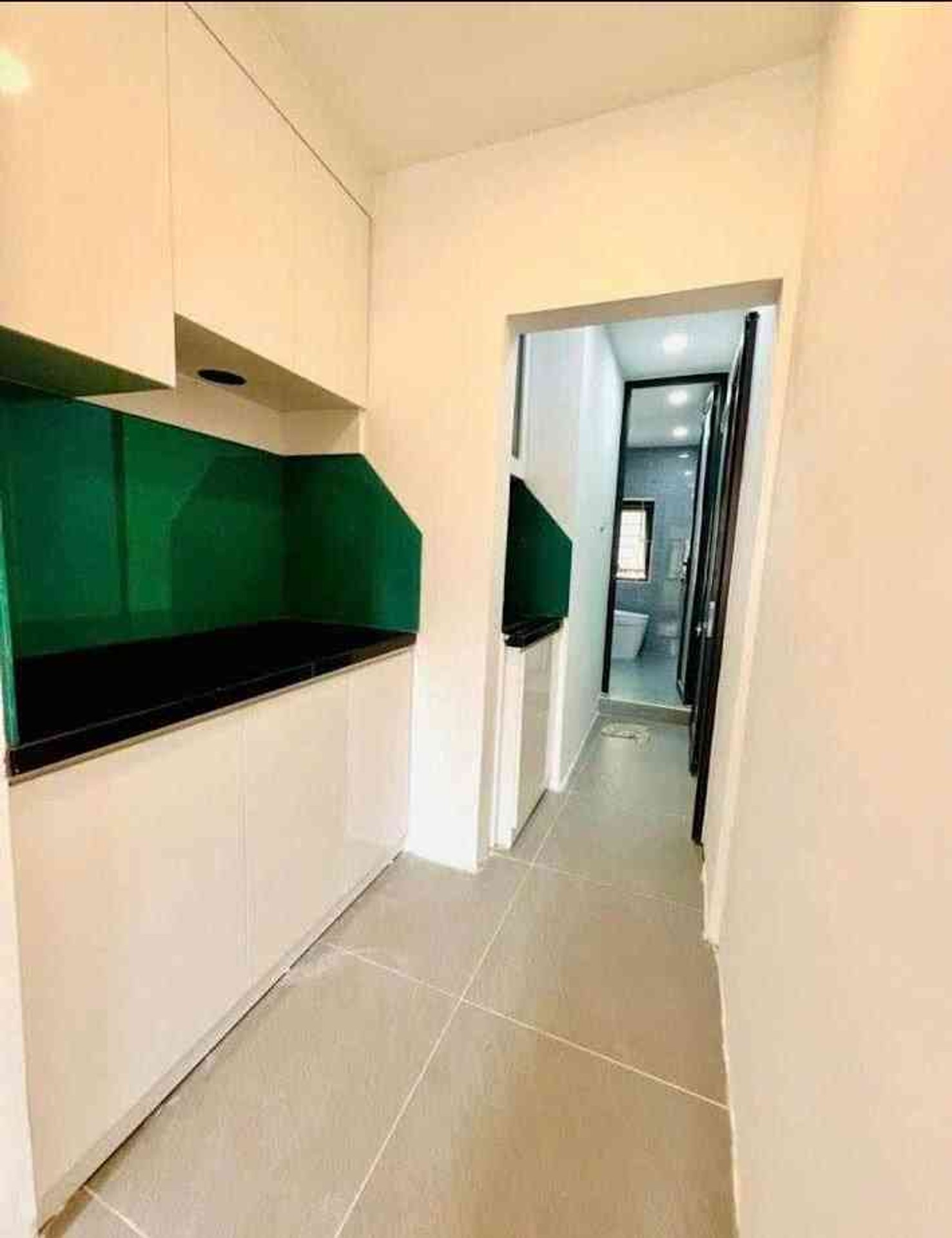 Bán nhà Quỳnh Mai - diện tích 36m2 5 tầng - Ô tô dừng đỗ chân cầu thang - giá 3,99 tỷ