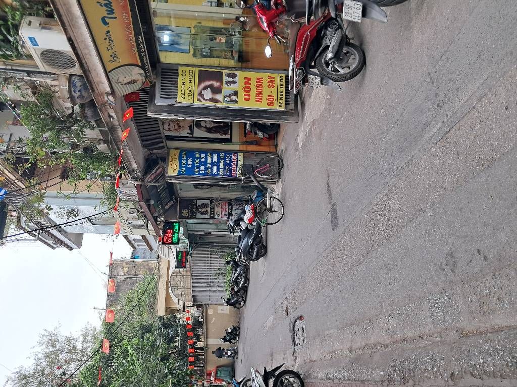 Bán nhà Ngõ Tự Do - diện tích 65,4m2 4 tầng - Ô tô tránh - giá 25,4 tỷ