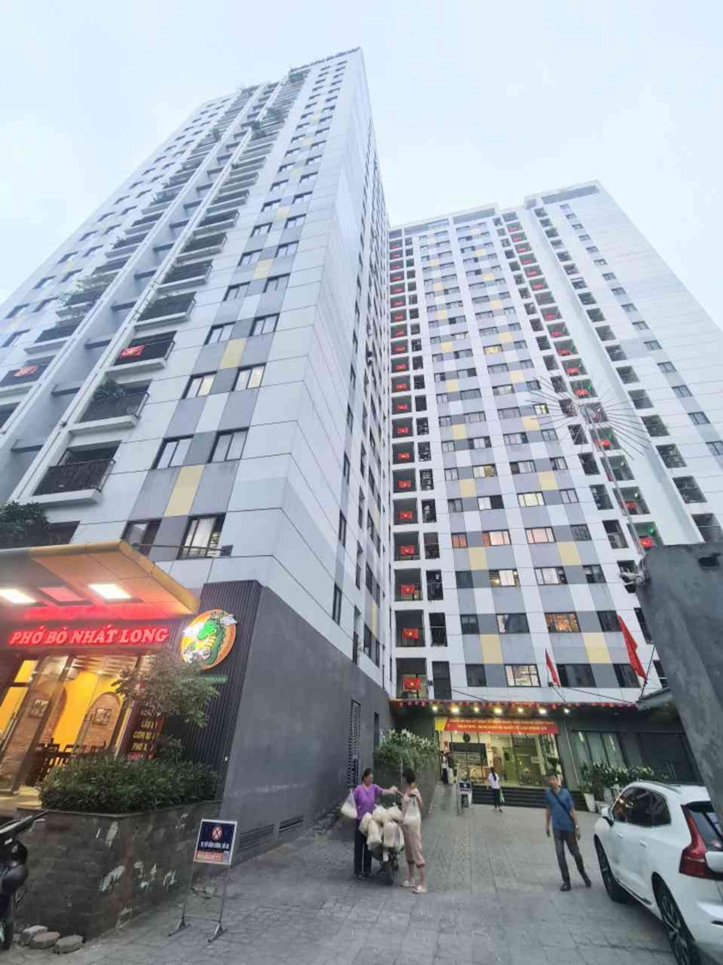 Bán nhà Rainbow Tây Nam Linh Đàm - diện tích 68m2 12 tầng - Căn hộ CC cực VIP - giá 6 tỷ