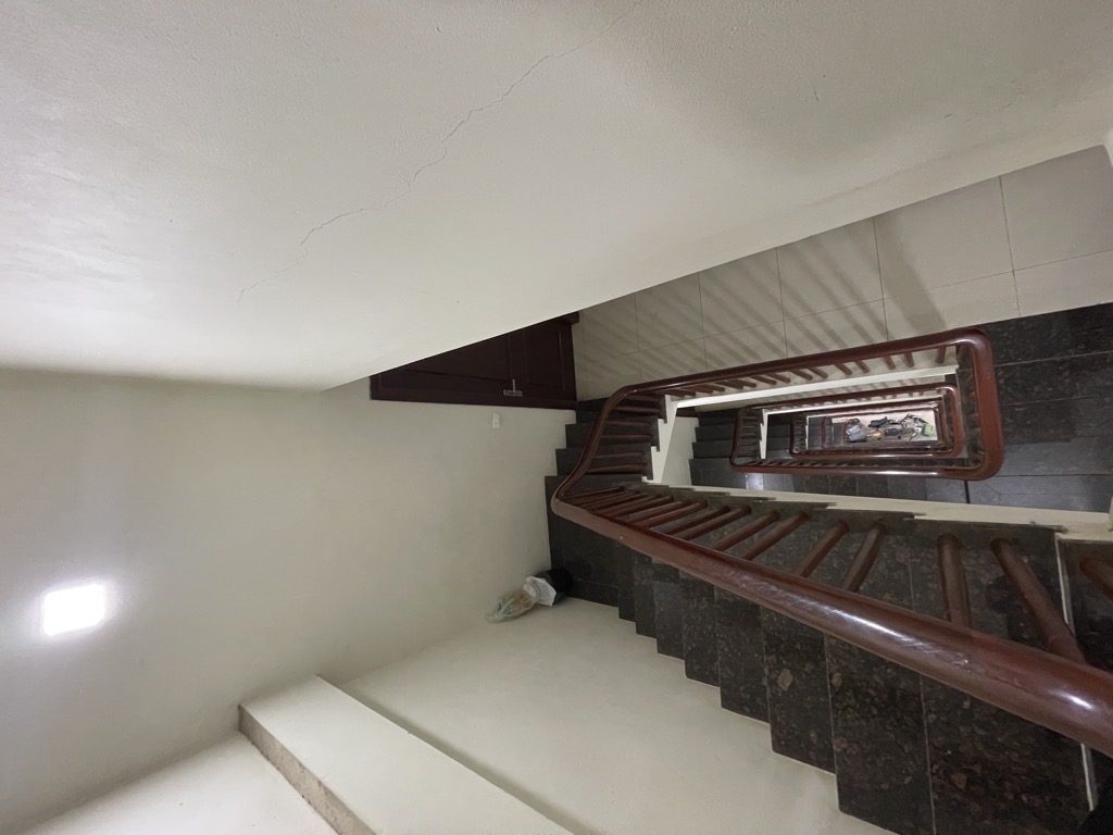 Bán nhà Chùa Bộc - diện tích 56m2 6 tầng - Phân lô nhà đẹp - giá 26,5 tỷ