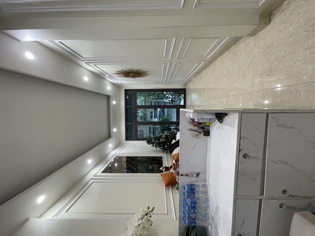 Bán nhà Chùa Bộc - diện tích 56m2 6 tầng - Phân lô nhà đẹp - giá 26,5 tỷ