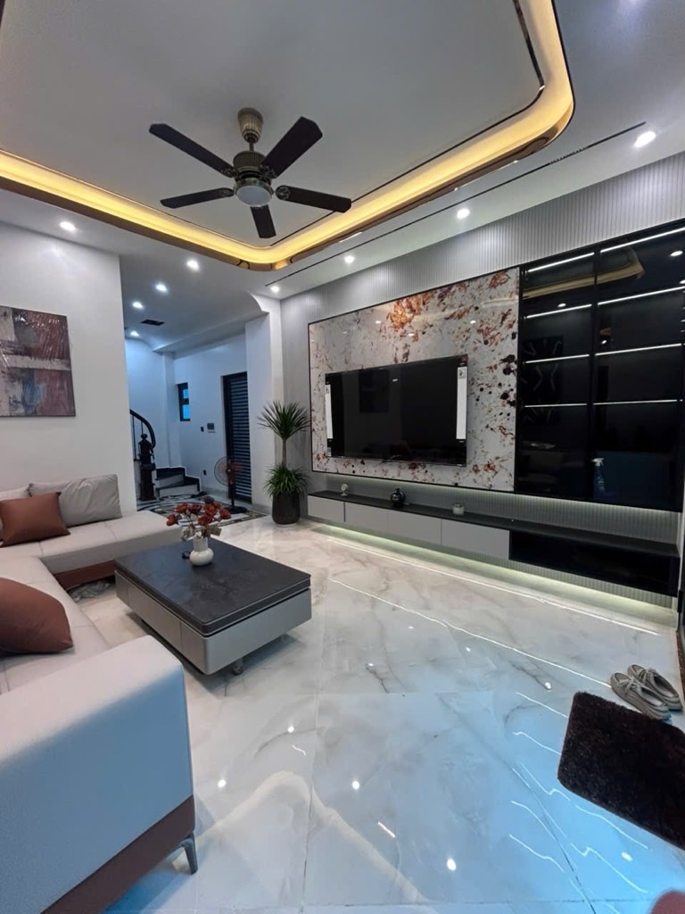 Bán nhà Mai Động - diện tích 33m2 6 tầng - Lô góc thoáng sáng - giá 14,5 tỷ