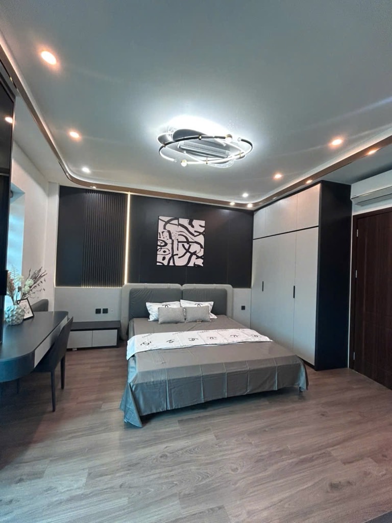 Bán nhà Mai Động - diện tích 33m2 6 tầng - Lô góc thoáng sáng - giá 14,5 tỷ