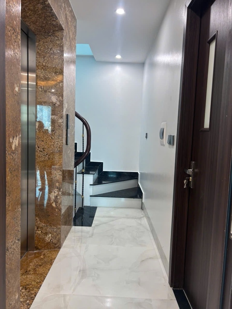 Bán nhà Mai Động - diện tích 33m2 6 tầng - Lô góc thoáng sáng - giá 14,5 tỷ