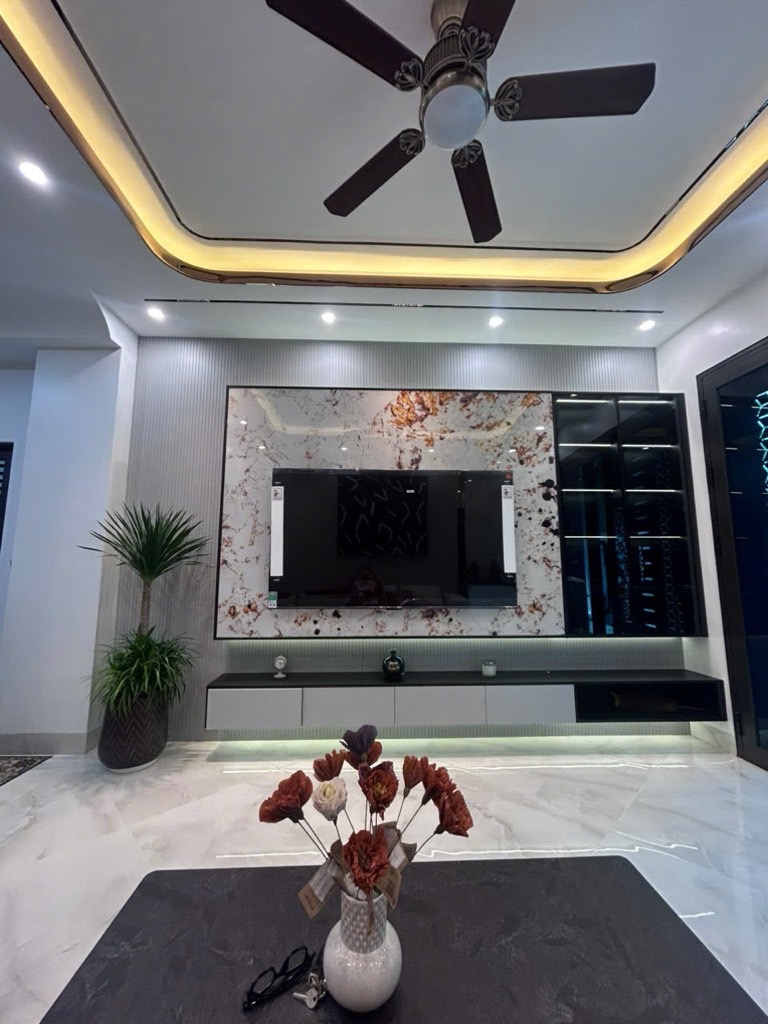 Bán nhà Mai Động - diện tích 33m2 6 tầng - Lô góc thoáng sáng - giá 14,5 tỷ
