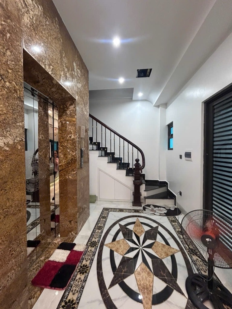 Bán nhà Mai Động - diện tích 33m2 6 tầng - Lô góc thoáng sáng - giá 14,5 tỷ