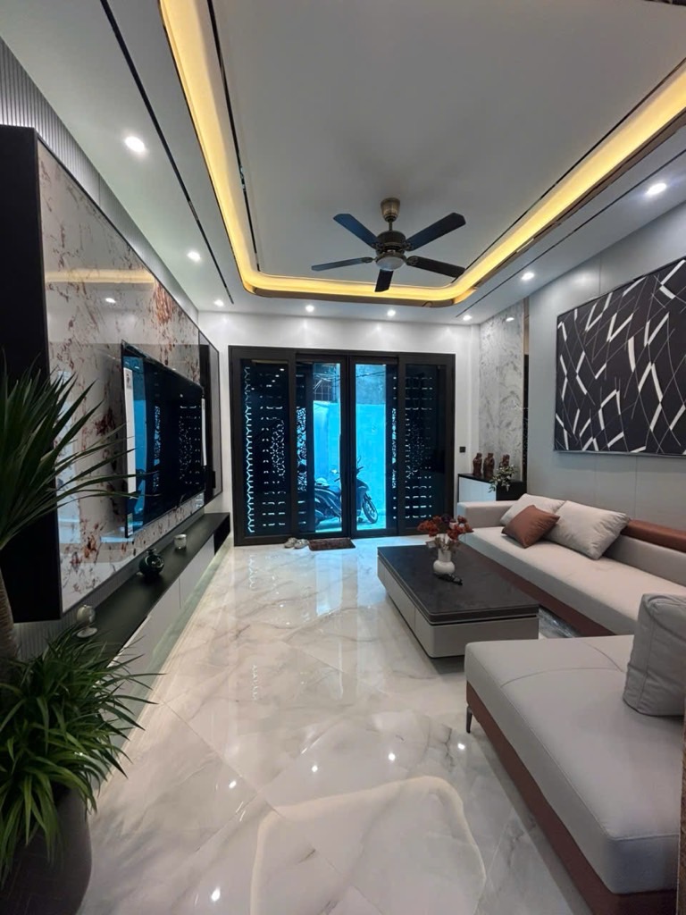 Bán nhà Mai Động - diện tích 33m2 6 tầng - Lô góc thoáng sáng - giá 14,5 tỷ