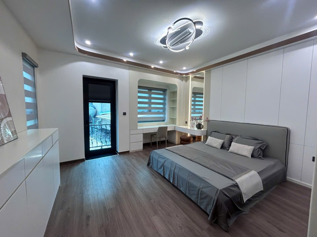 Bán nhà Mai Động - diện tích 33m2 6 tầng - Lô góc thoáng sáng - giá 14,5 tỷ