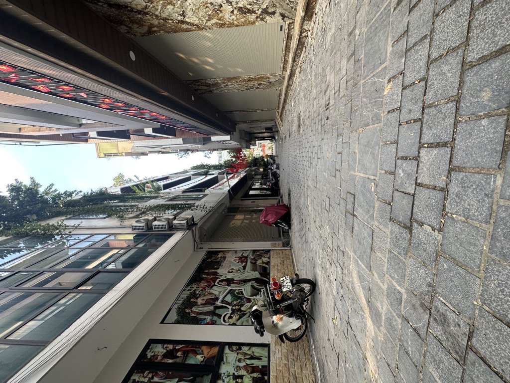 Bán nhà Lê Văn Lương - diện tích 100m2 4 tầng - Hàng hiếm không có căn thứ hai cho đầu tư - giá 32,5 tỷ