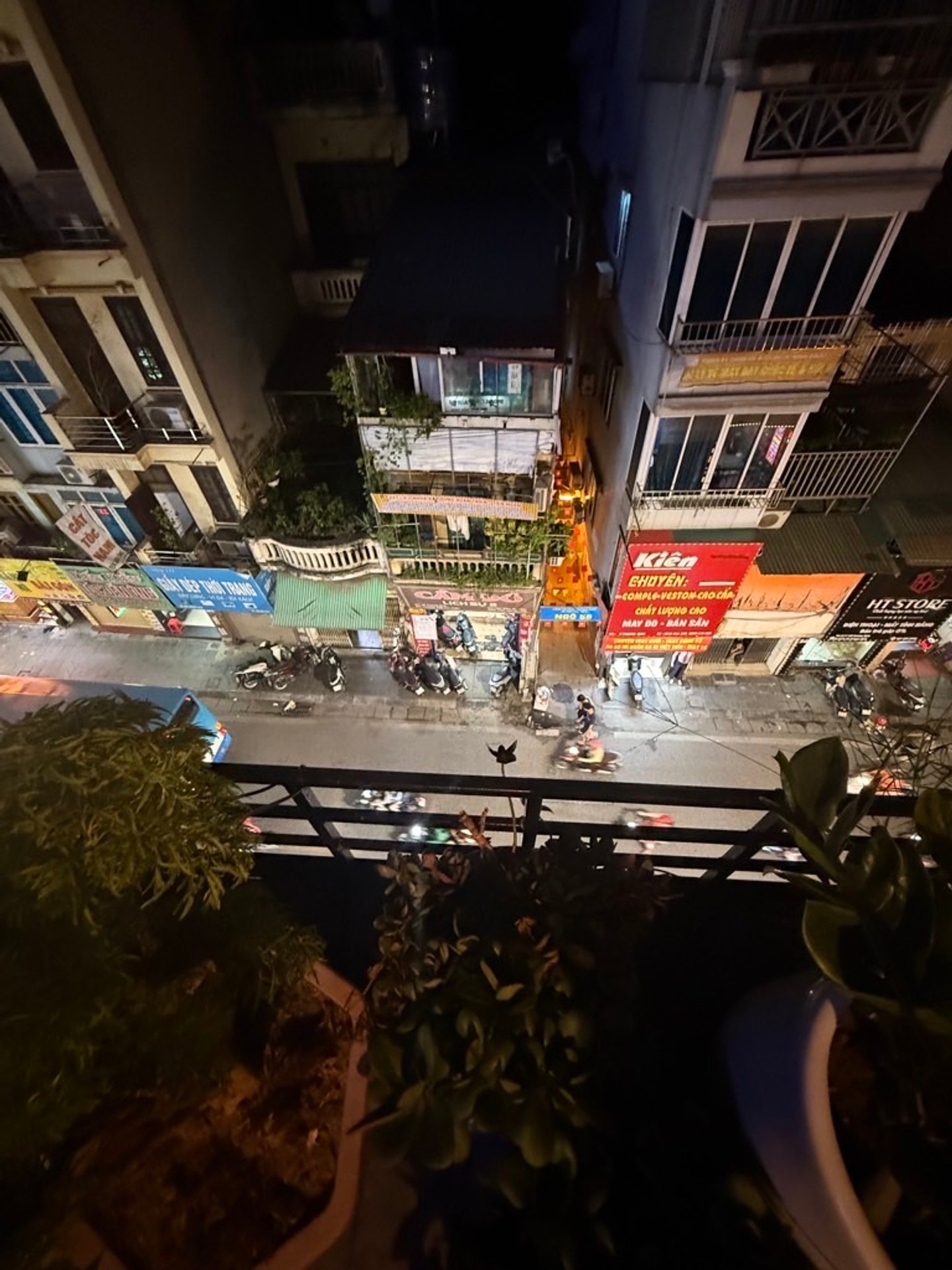 Bán nhà Trương Định - diện tích 28m2 5 tầng - Ô tô tải đỗ cửa - giá 9,6 tỷ