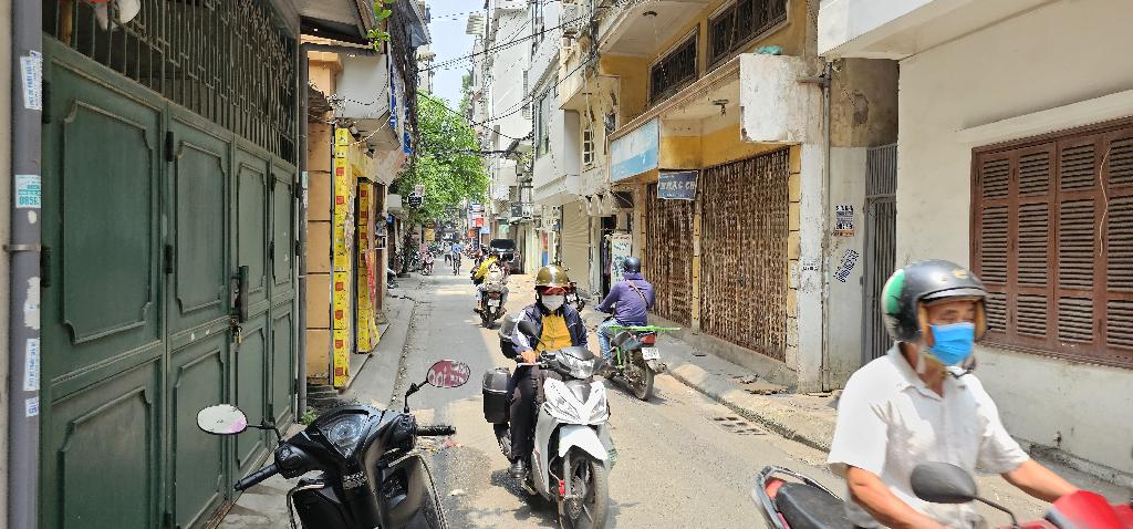 Bán nhà Yên Lãng - diện tích 66m2 3 tầng - Lô góc, ngõ 2 ô tô tránh - giá 26,5 tỷ