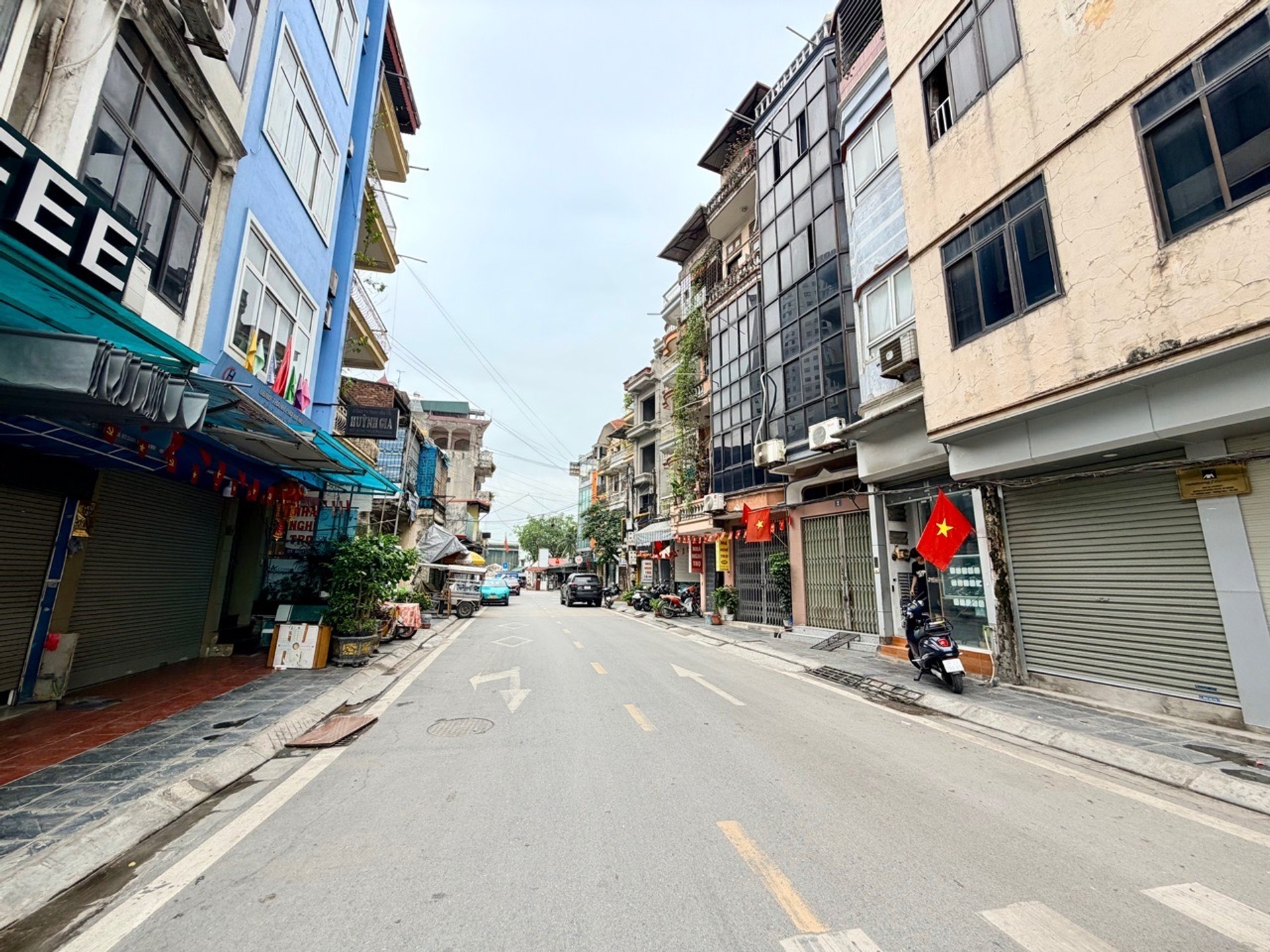 Bán nhà Trương Định - diện tích 33m2 2 tầng - ô tô tránh - giá 12,65 tỷ