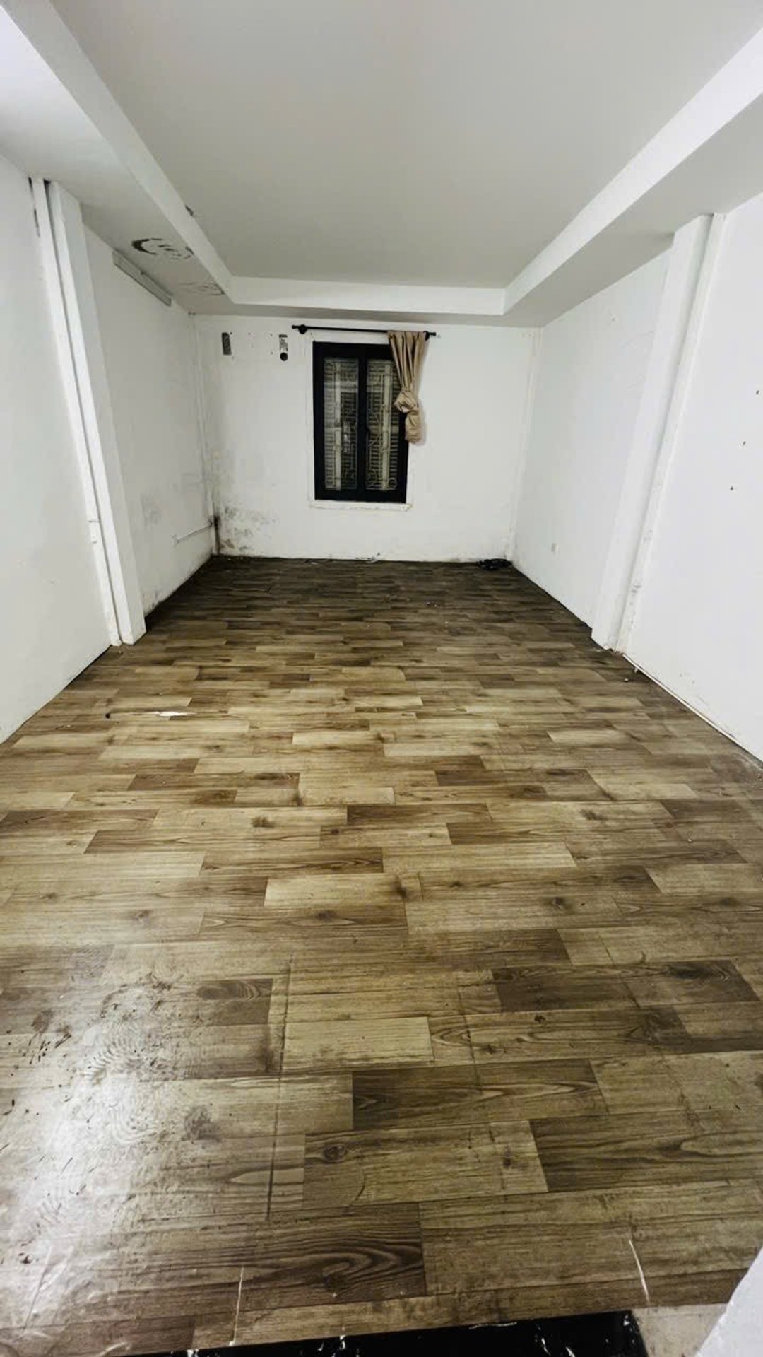 Bán nhà Hoàng Văn Thái - diện tích 75m2 3 tầng - Kinh doanh sầm uất - giá 31,5 tỷ