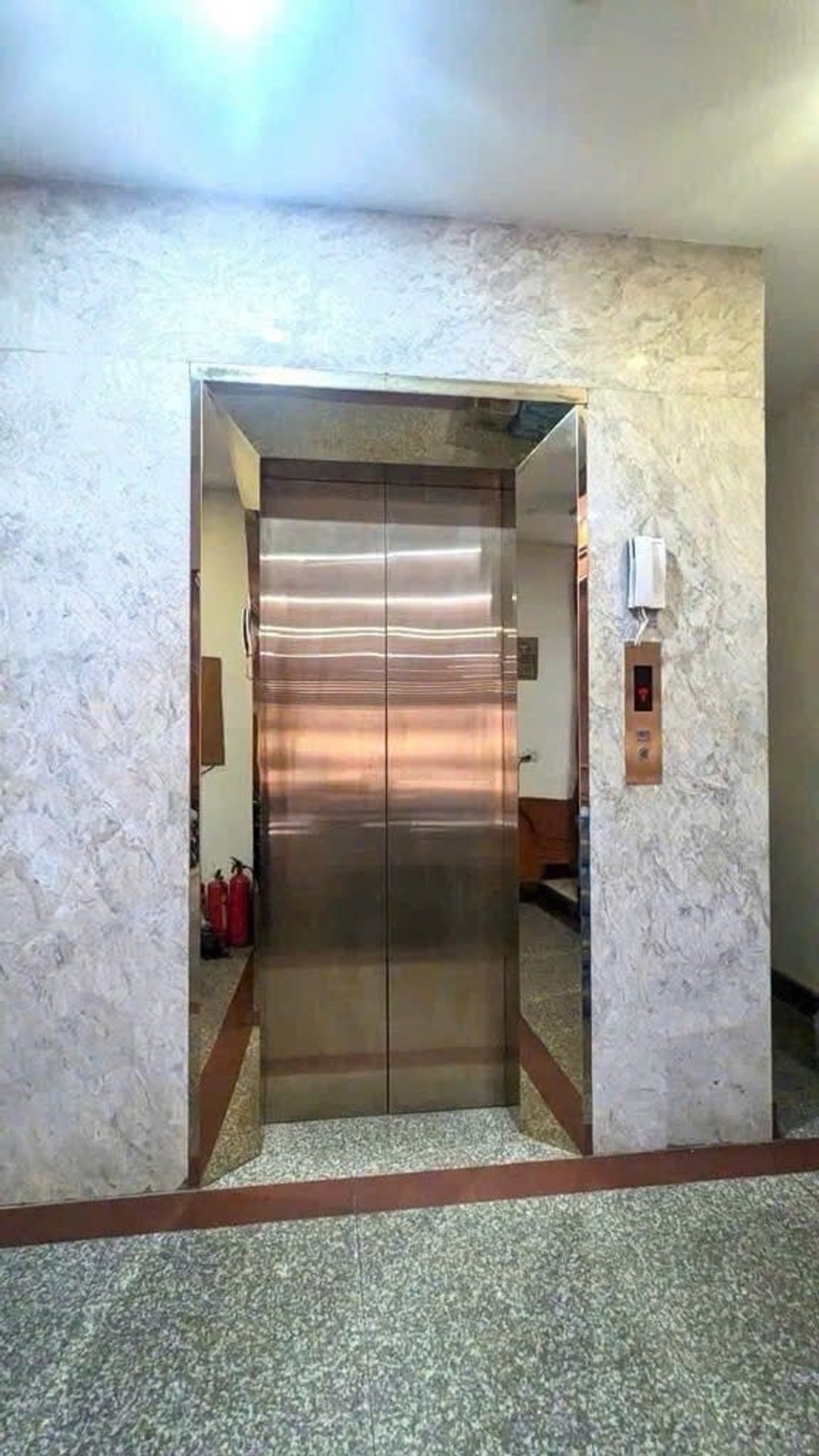 Bán nhà Thái Hà - diện tích 116m2 7 tầng - Ô tô tránh - giá Nhỉnh 56 tỷ
