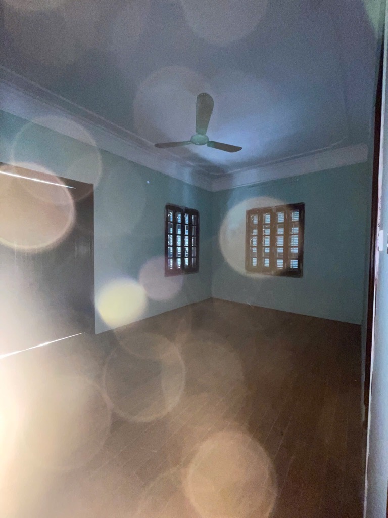 Bán nhà Hào Nam - diện tích 195m2 4 tầng - vị trí đẹp, gần Hồ - giá 38,8 tỷ