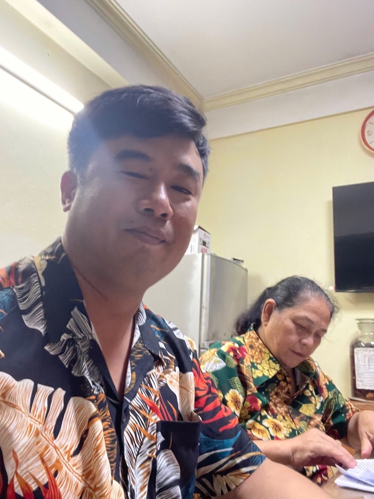 Bán nhà Hào Nam - diện tích 195m2 4 tầng - vị trí đẹp, gần Hồ - giá 38,8 tỷ