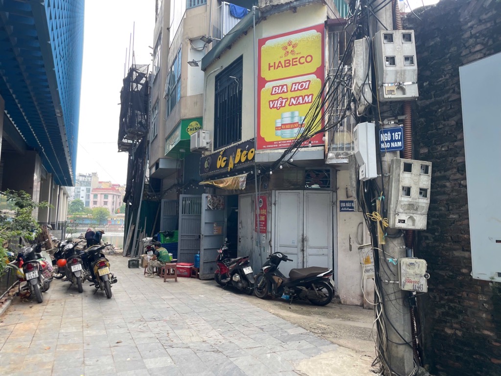 Bán nhà Hào Nam - diện tích 195m2 4 tầng - vị trí đẹp, gần Hồ - giá 38,8 tỷ