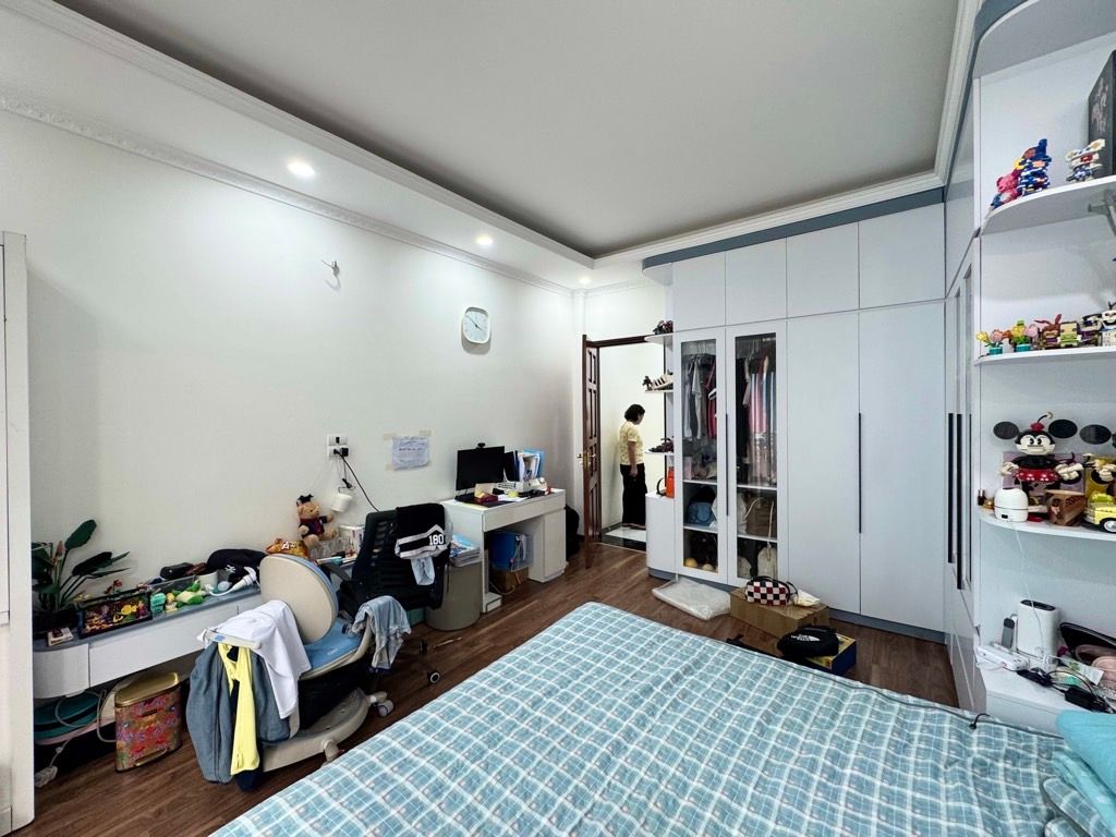 Bán nhà Tân Mai - diện tích 71m2 6 tầng - Ô TÔ TRÁNH - giá 23,5 tỷ