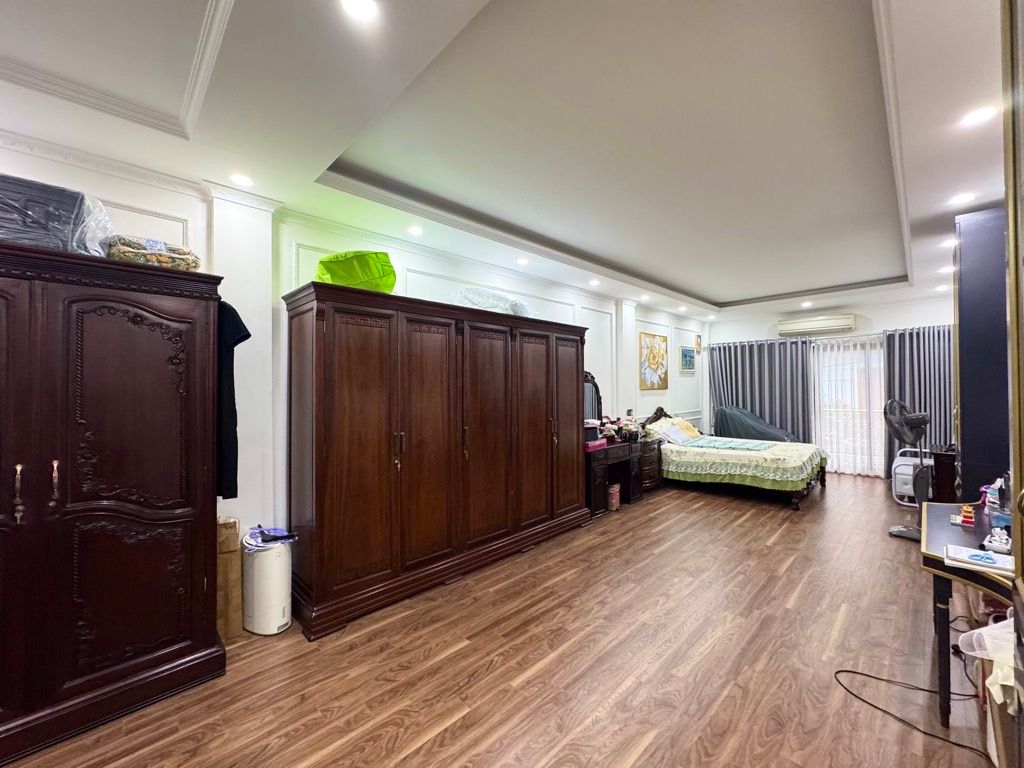 Bán nhà Tân Mai - diện tích 71m2 6 tầng - Ô TÔ TRÁNH - giá 23,5 tỷ