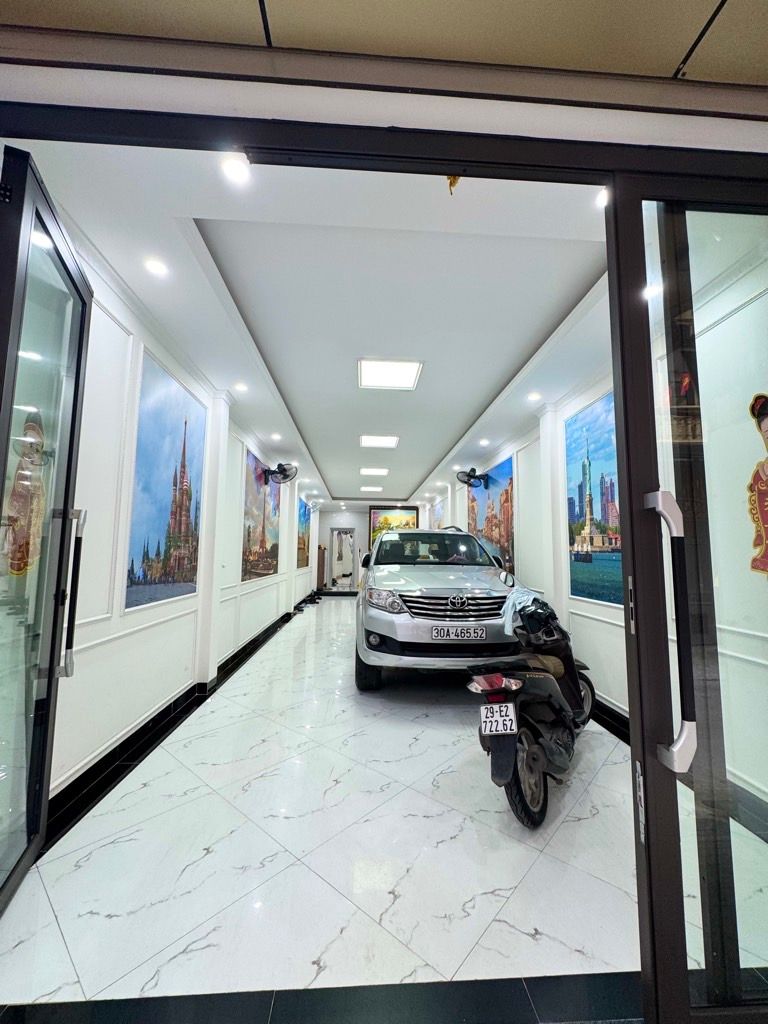 Bán nhà Tân Mai - diện tích 71m2 6 tầng - Ô TÔ TRÁNH - giá 23,5 tỷ