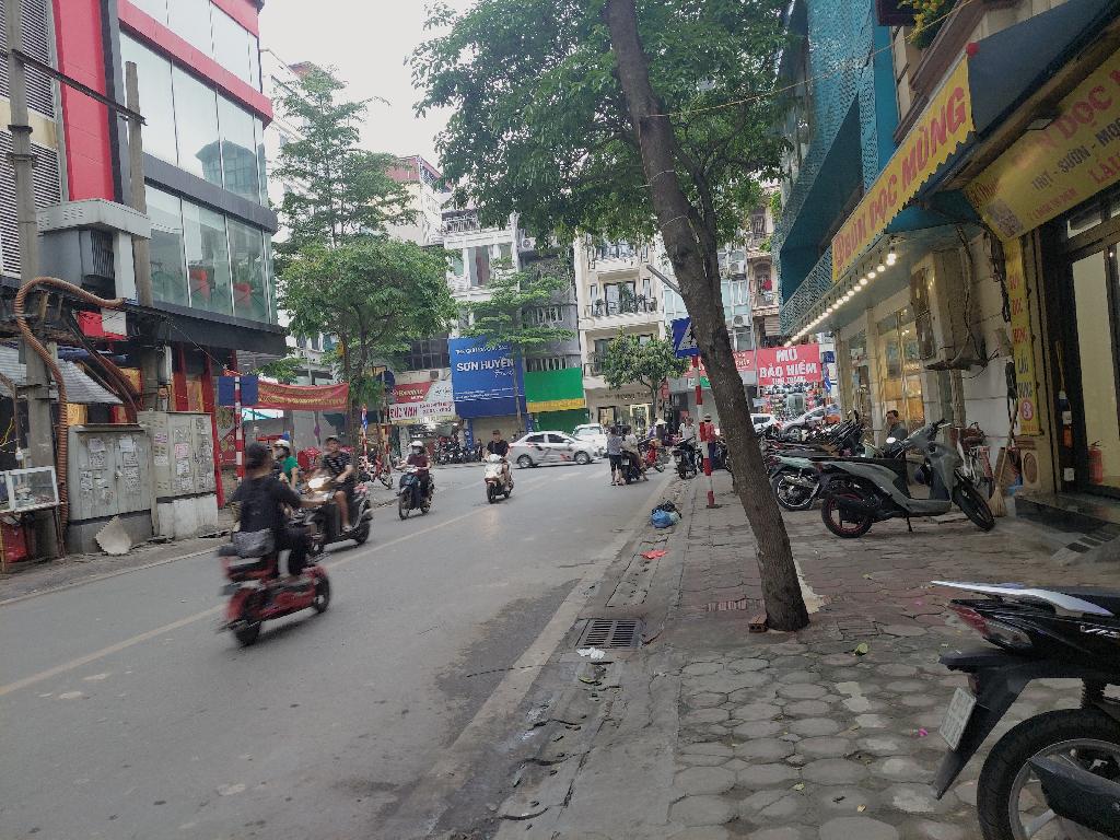 Bán nhà Đoàn Thị Điểm - diện tích 159m2 9 tầng - Ngõ 4 ô tô trở lên - giá 118 tỷ