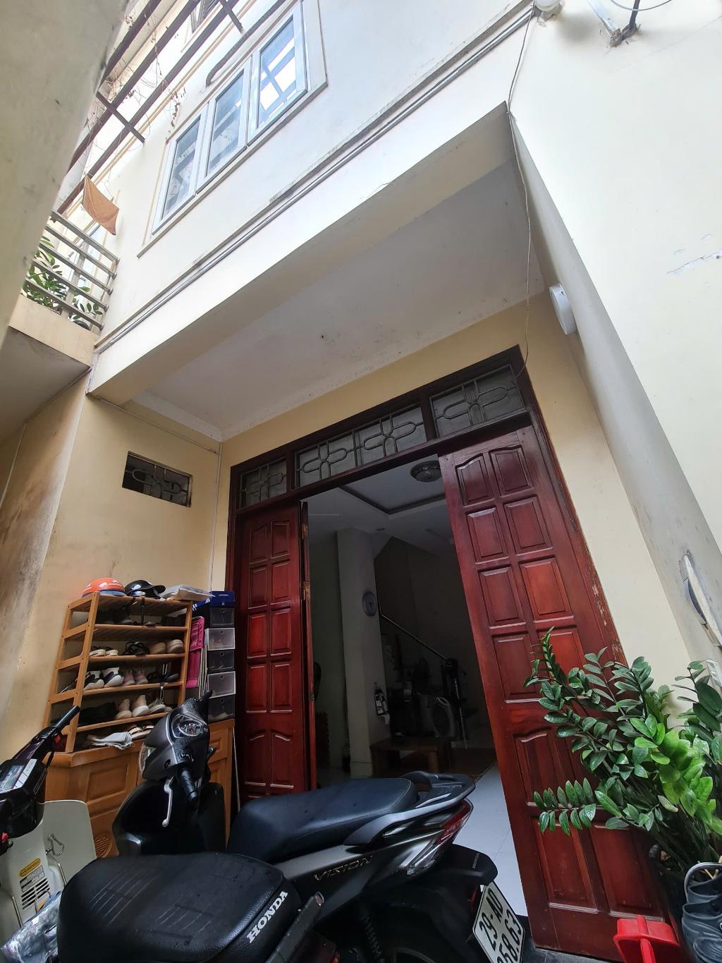 Bán nhà Hai Bà Trưng - diện tích 41m2 4 tầng - Ô tô đỗ gần - giá 6,6 tỷ