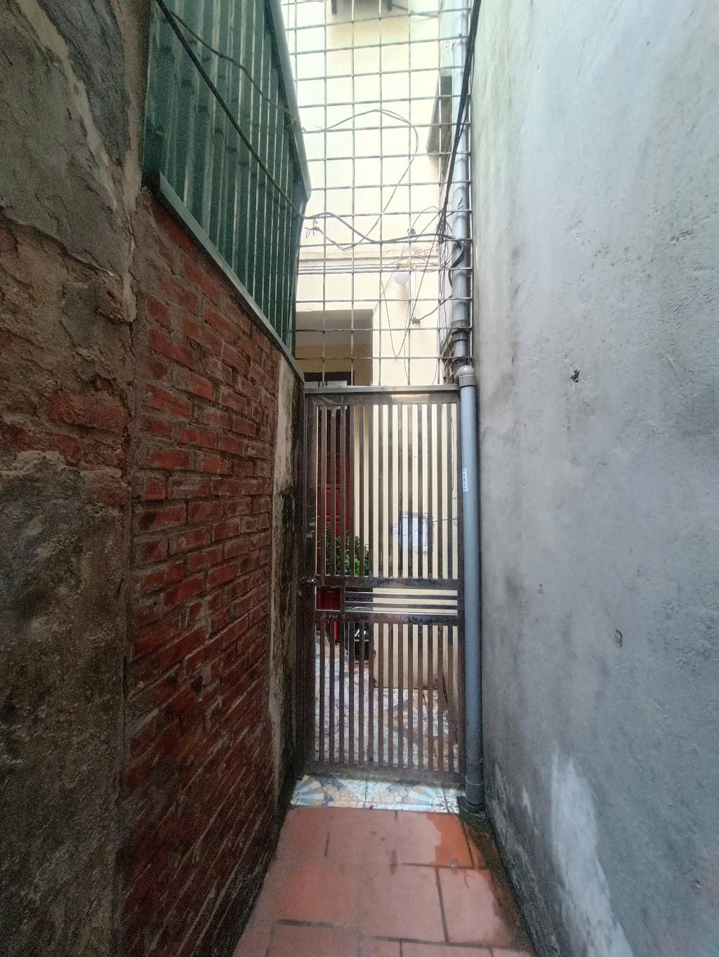 Bán nhà Hai Bà Trưng - diện tích 41m2 4 tầng - Ô tô đỗ gần - giá 6,6 tỷ