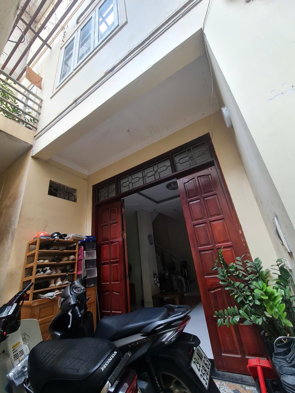 Bán nhà Hai Bà Trưng - diện tích 41m2 4 tầng - Ô tô đỗ gần - giá 6,6 tỷ