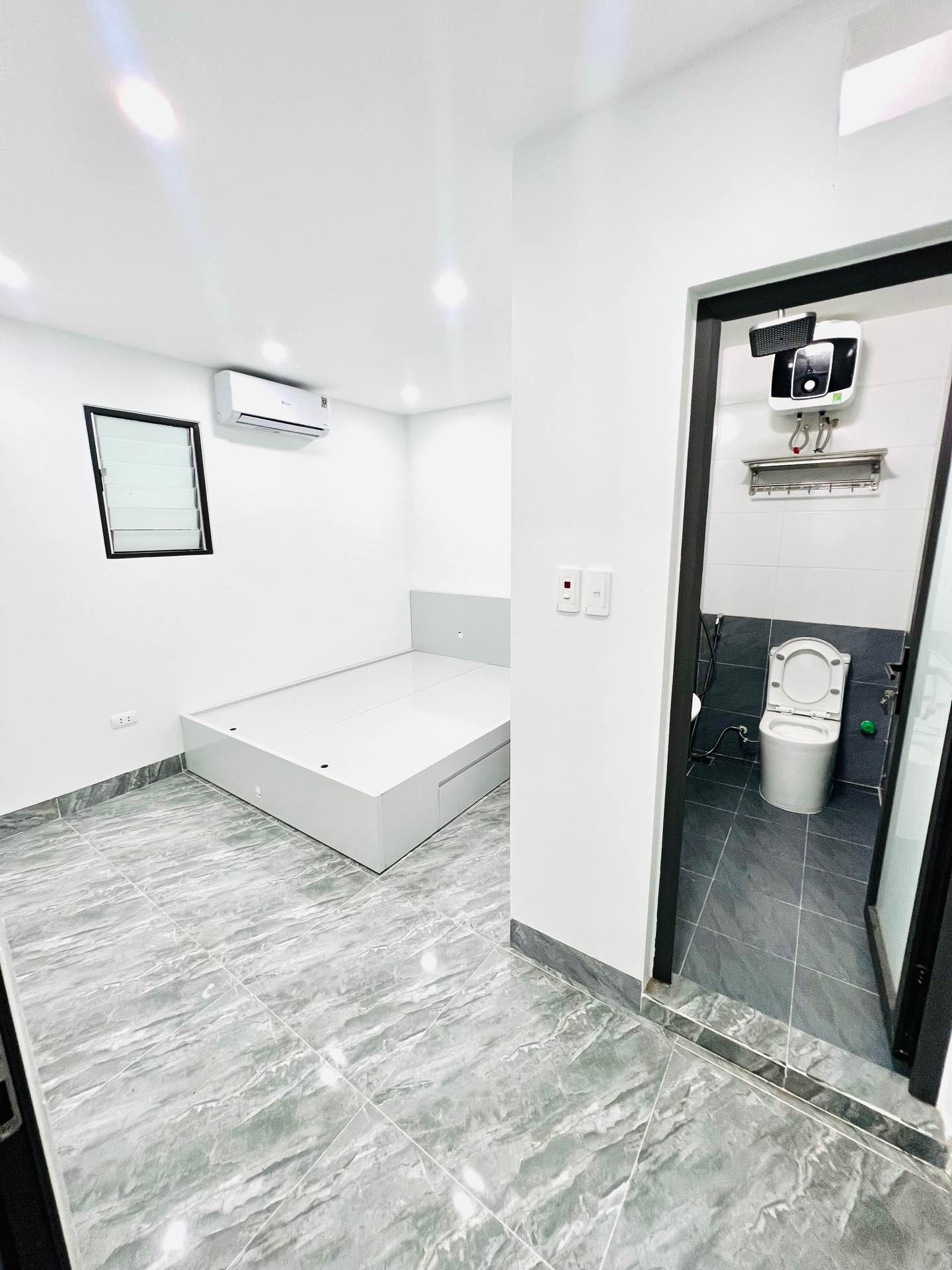 Bán nhà Nhà C27 TT Mai Động - diện tích 48m2 1 tầng - Mặt tiền rộng - giá 2,9 tỷ