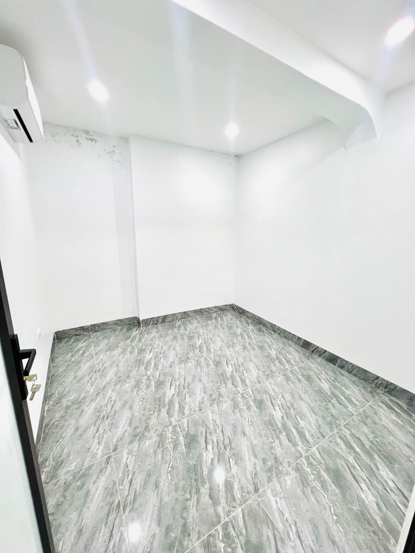 Bán nhà Nhà C27 TT Mai Động - diện tích 48m2 1 tầng - Mặt tiền rộng - giá 2,9 tỷ