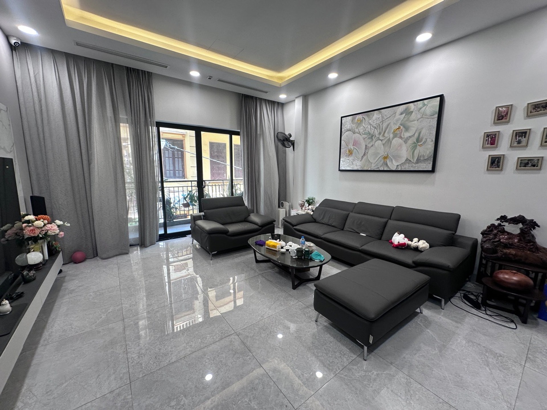 Bán nhà Lạc Trung - diện tích 86m2 6 tầng - Mặt tiền khủng, gara ô tô - giá 37,9 tỷ